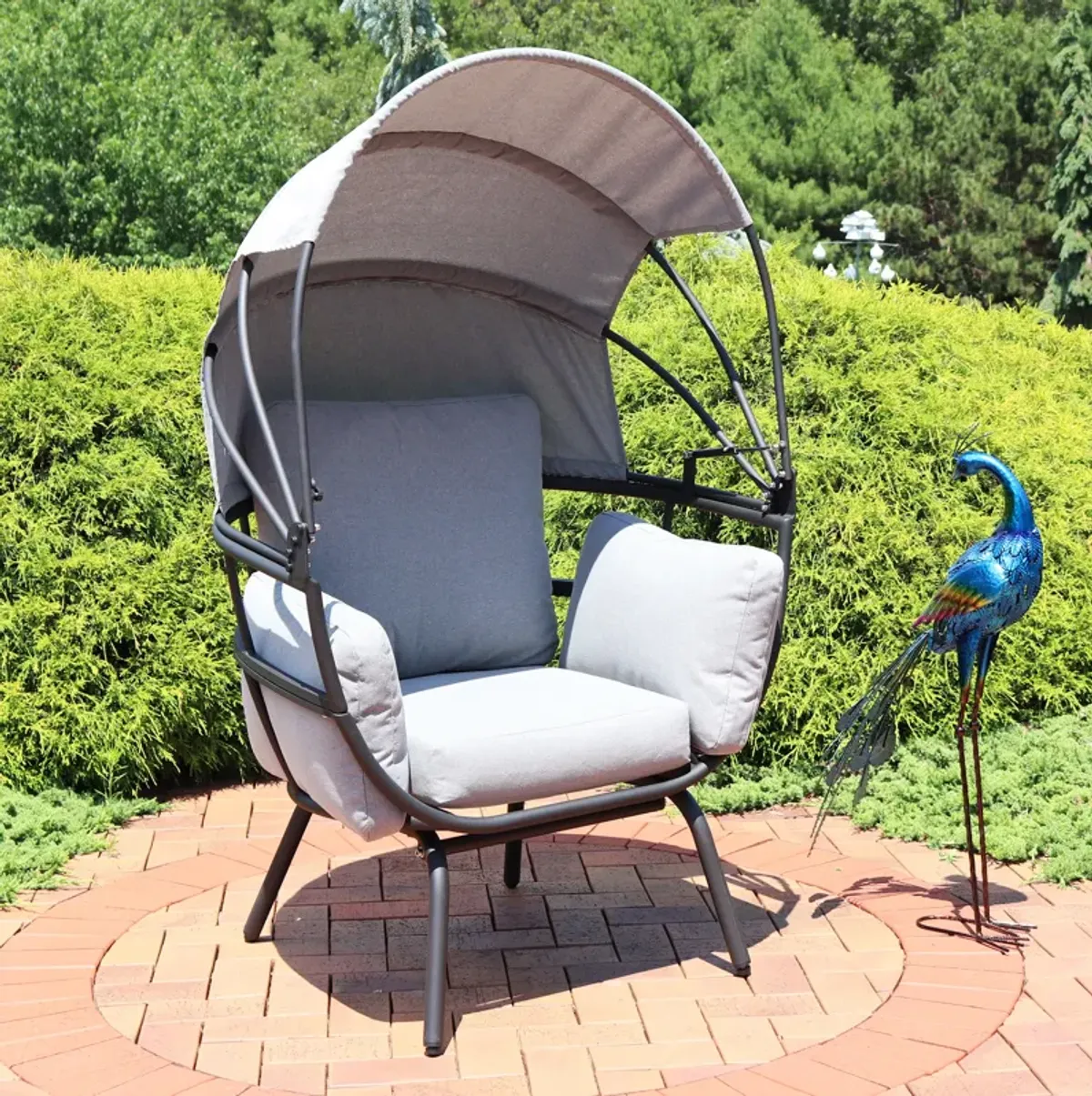 Sunnydaze Modern Luxury Wicker Lounge Chair with Retractable Shade