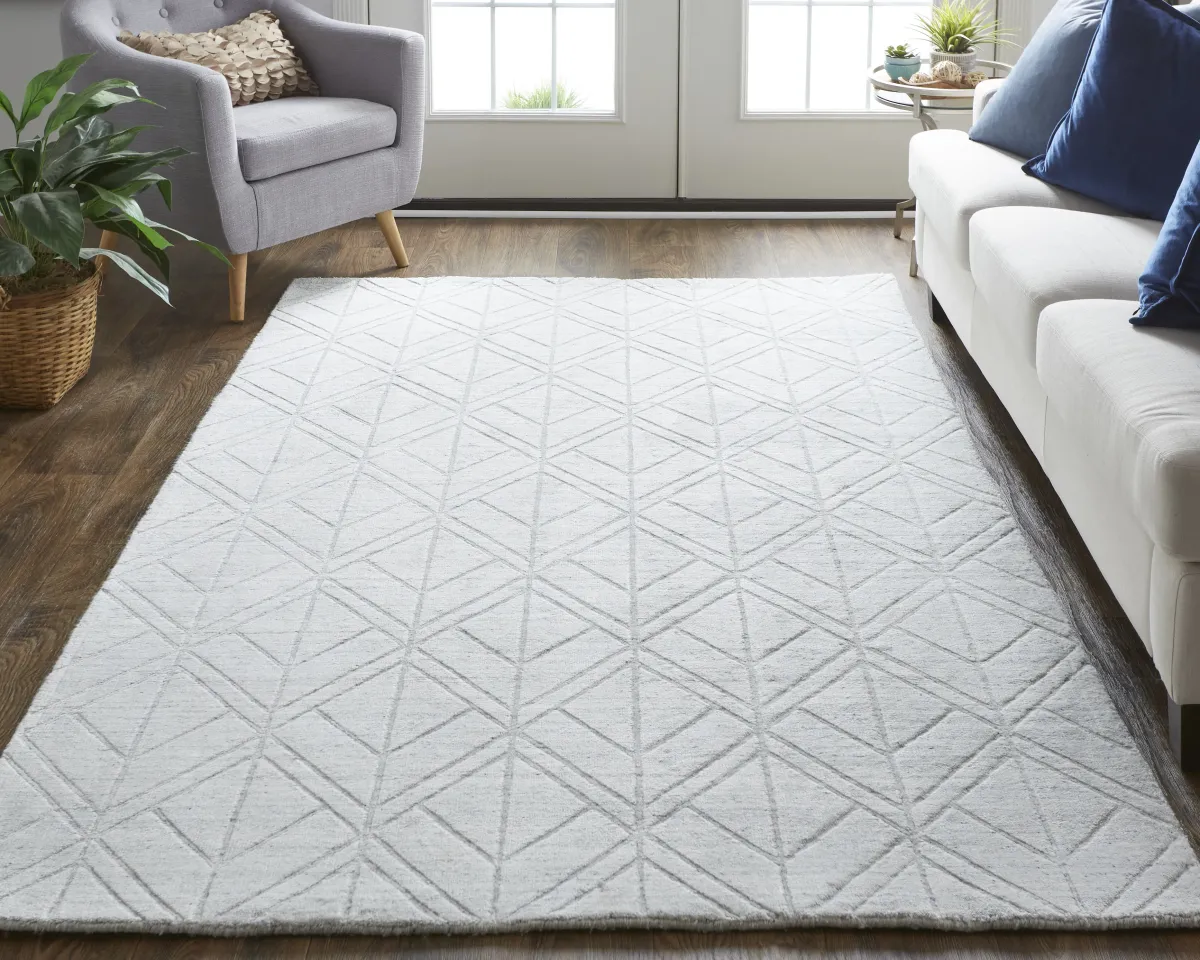 Redford 8847F White/Silver 2' x 3' Rug