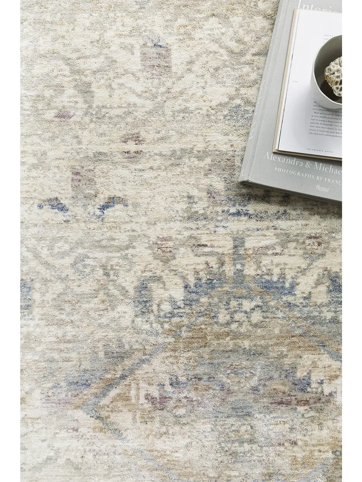 Revere REV06 2'" x 3'2" Rug