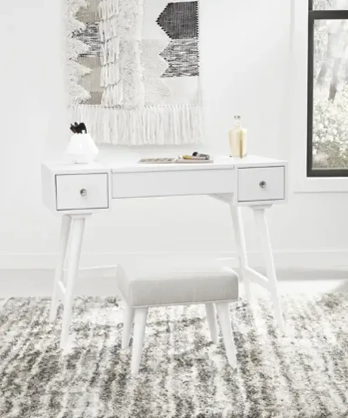 Thadamere Vanity/UPH Stool