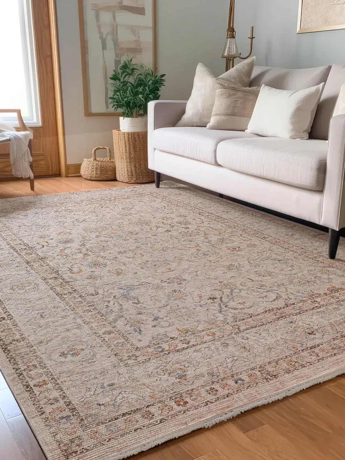 Vienna VI8 Ivory 2'3" x 7'10" Rug