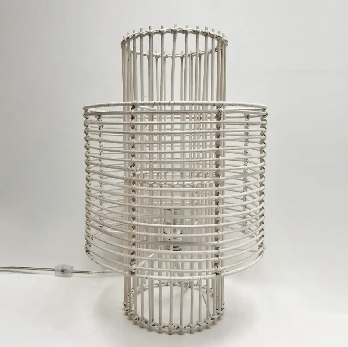 18" White Washed Rattan Lamp