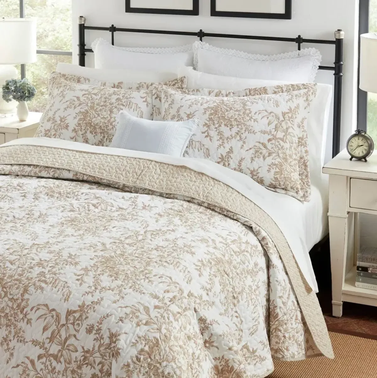 Hivvago Full/Queen 3 Piece Bed-in-a-Bag Bohemian Tan Beige Floral Cotton Quilt Set