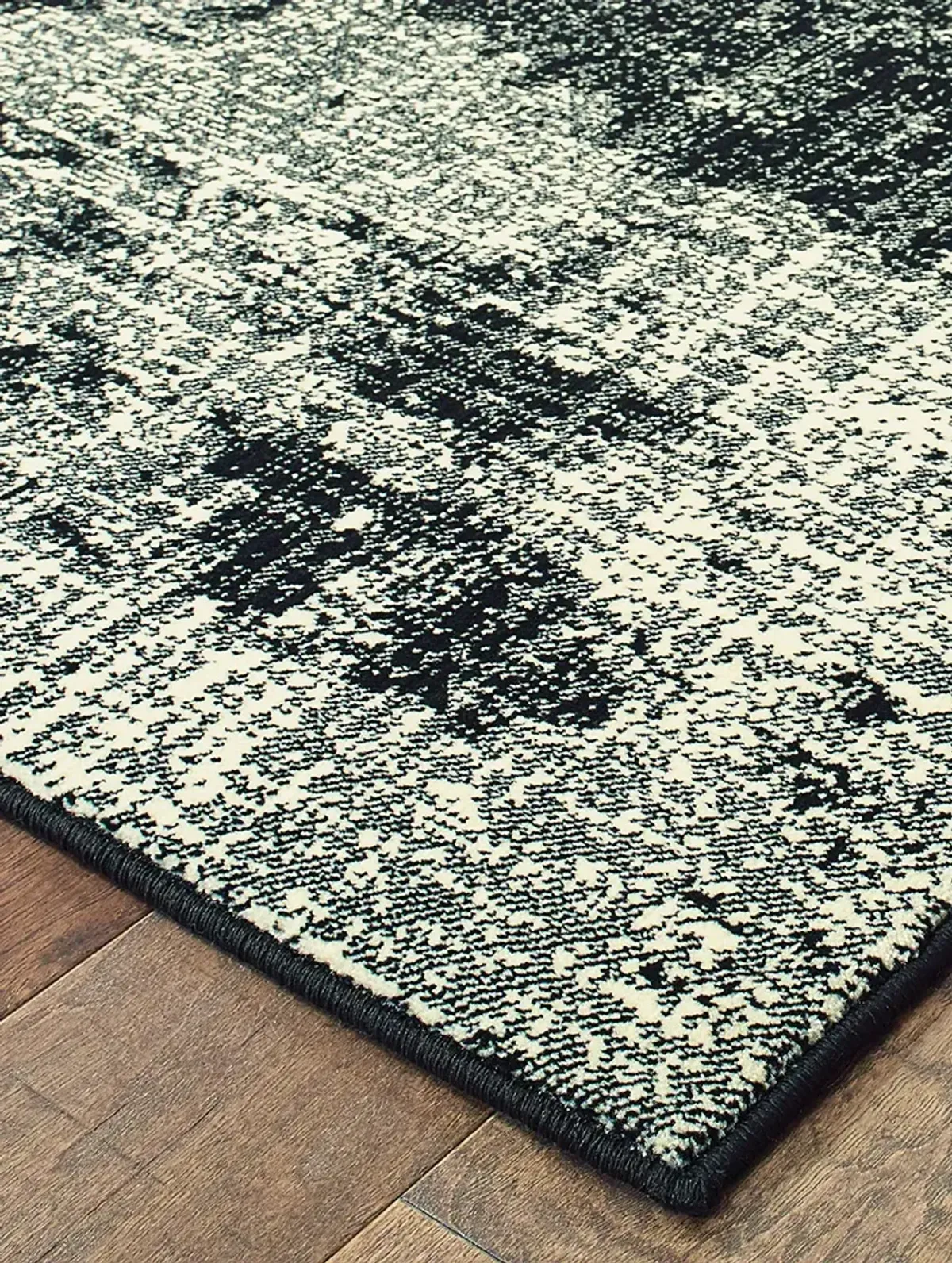 Luna 6'7" x 9'6" Black Rug