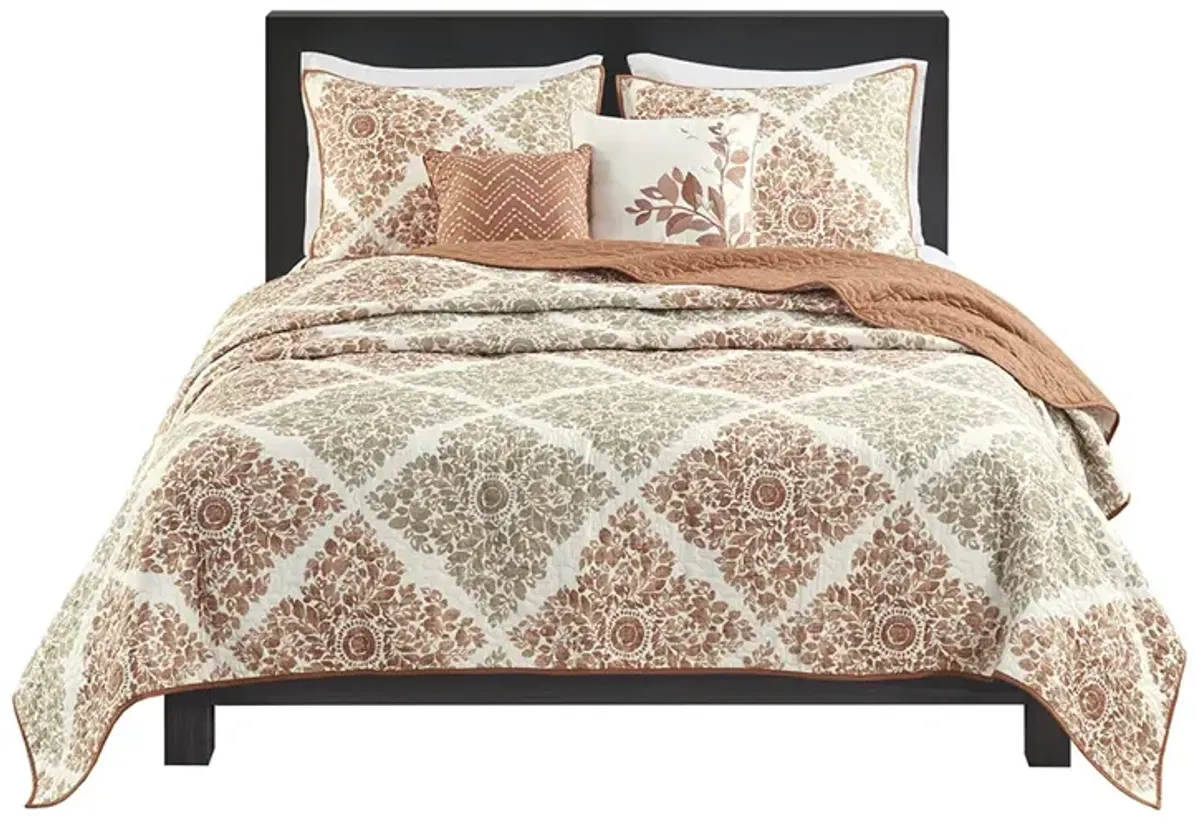 Gracie Mills Mitchell 6-Piece Reversible Quilt Set and Coordinating Throw Pillows