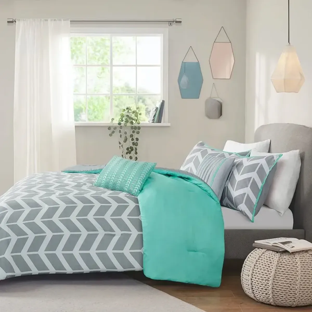 Hivvago Reversible Comforter Set in Grey White Aqua Teal Chevron Stripe