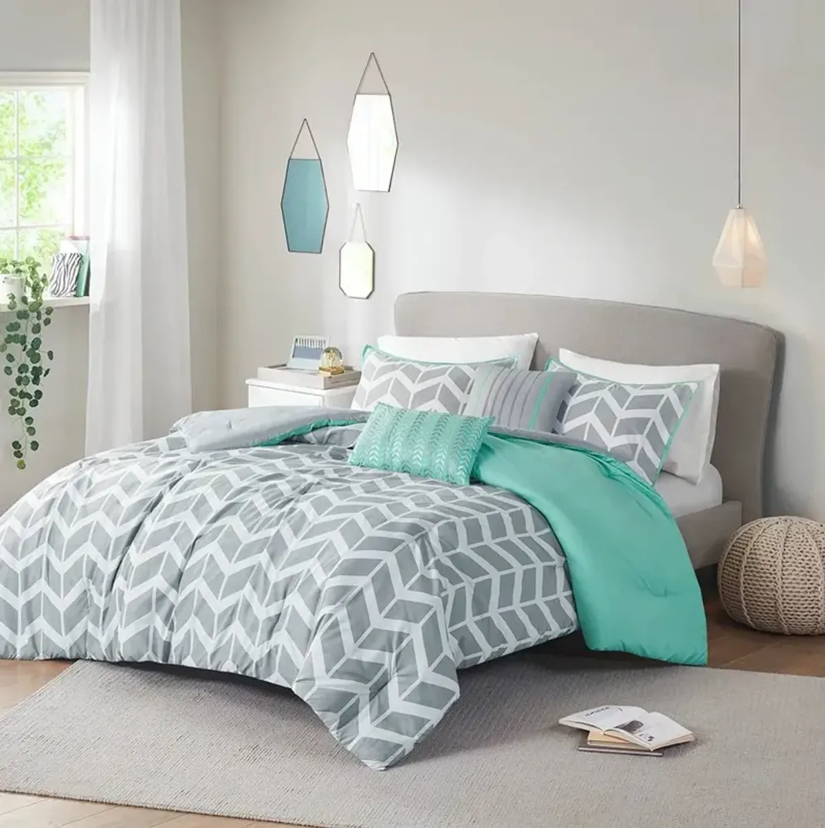 Hivvago Reversible Comforter Set in Grey White Aqua Teal Chevron Stripe