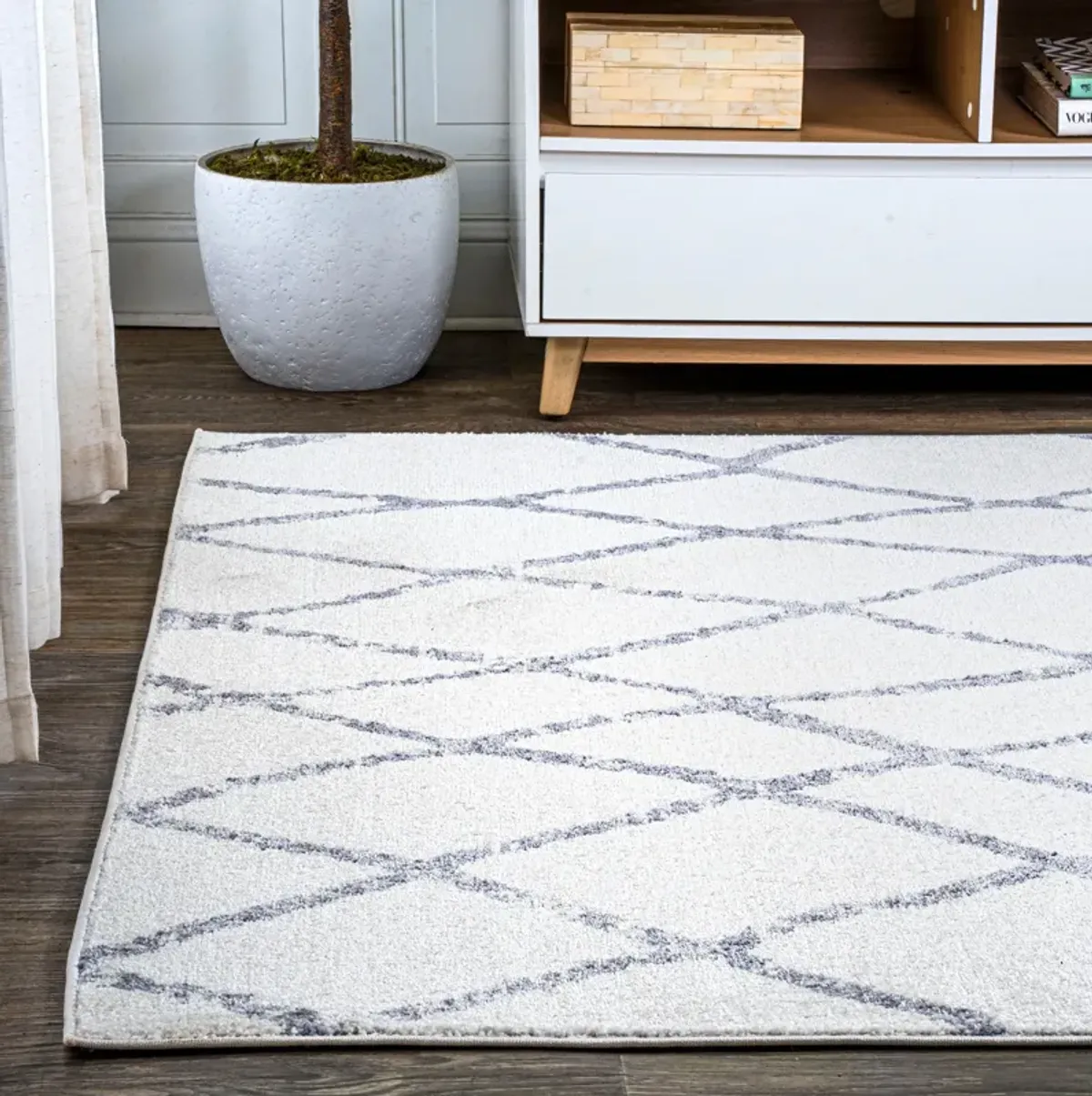 Illi Moroccan Diamond Trellis Area Rug