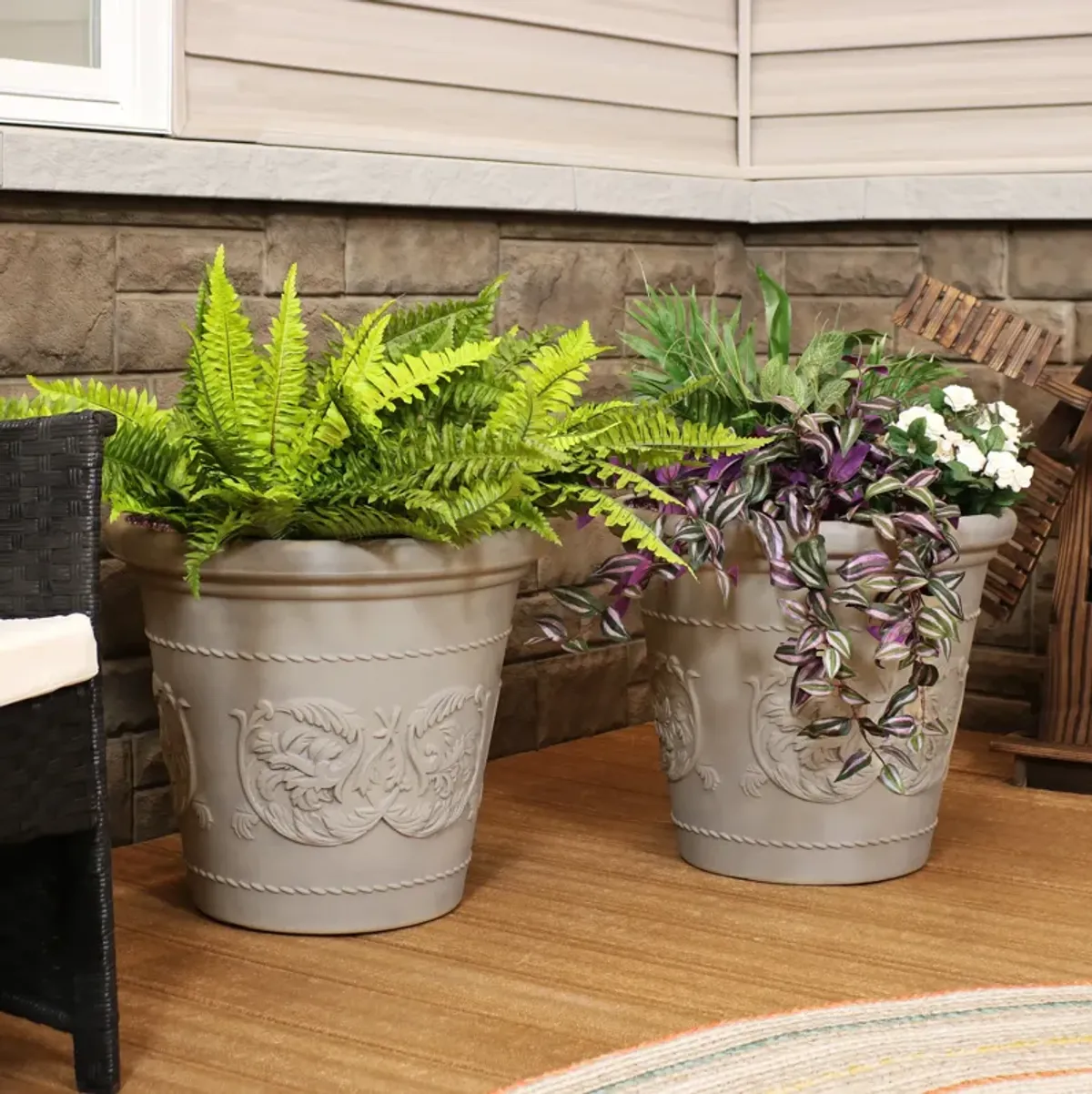 Sunnydaze Arabella Polyresin Planter with UV-Resistant Finish