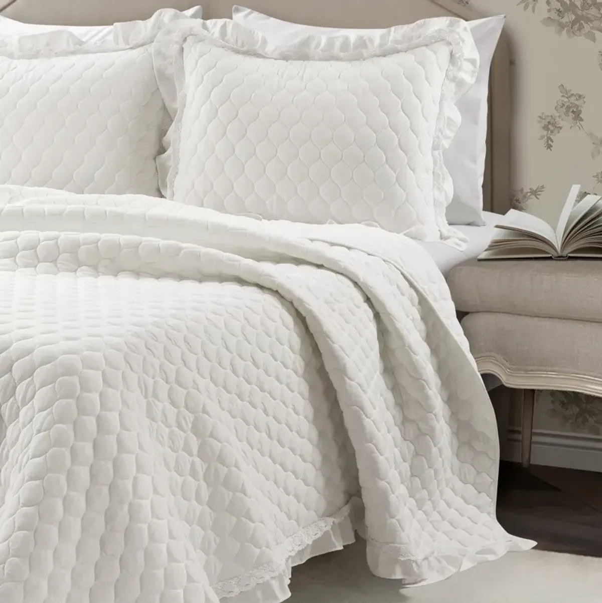 Ella Ruffle Lace Quilt 3Pc Set