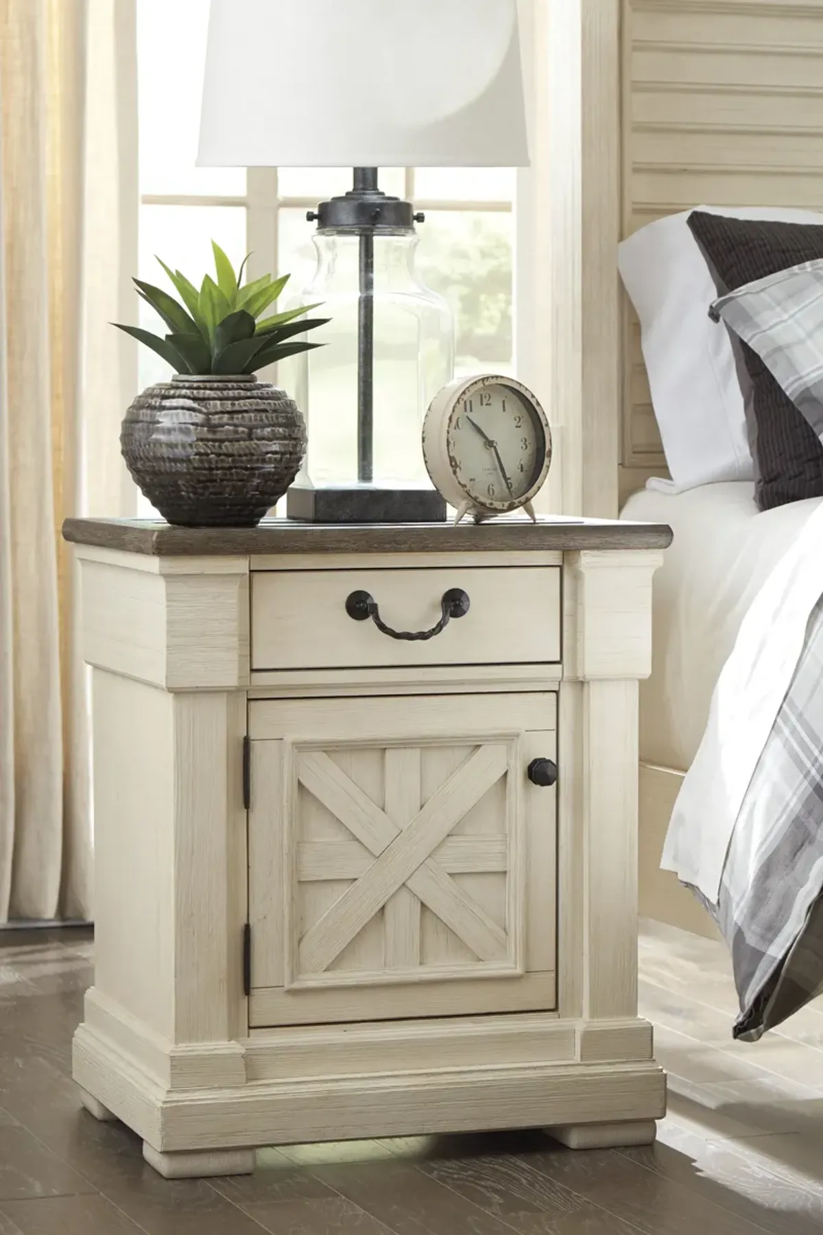 Bolanburg Nightstand