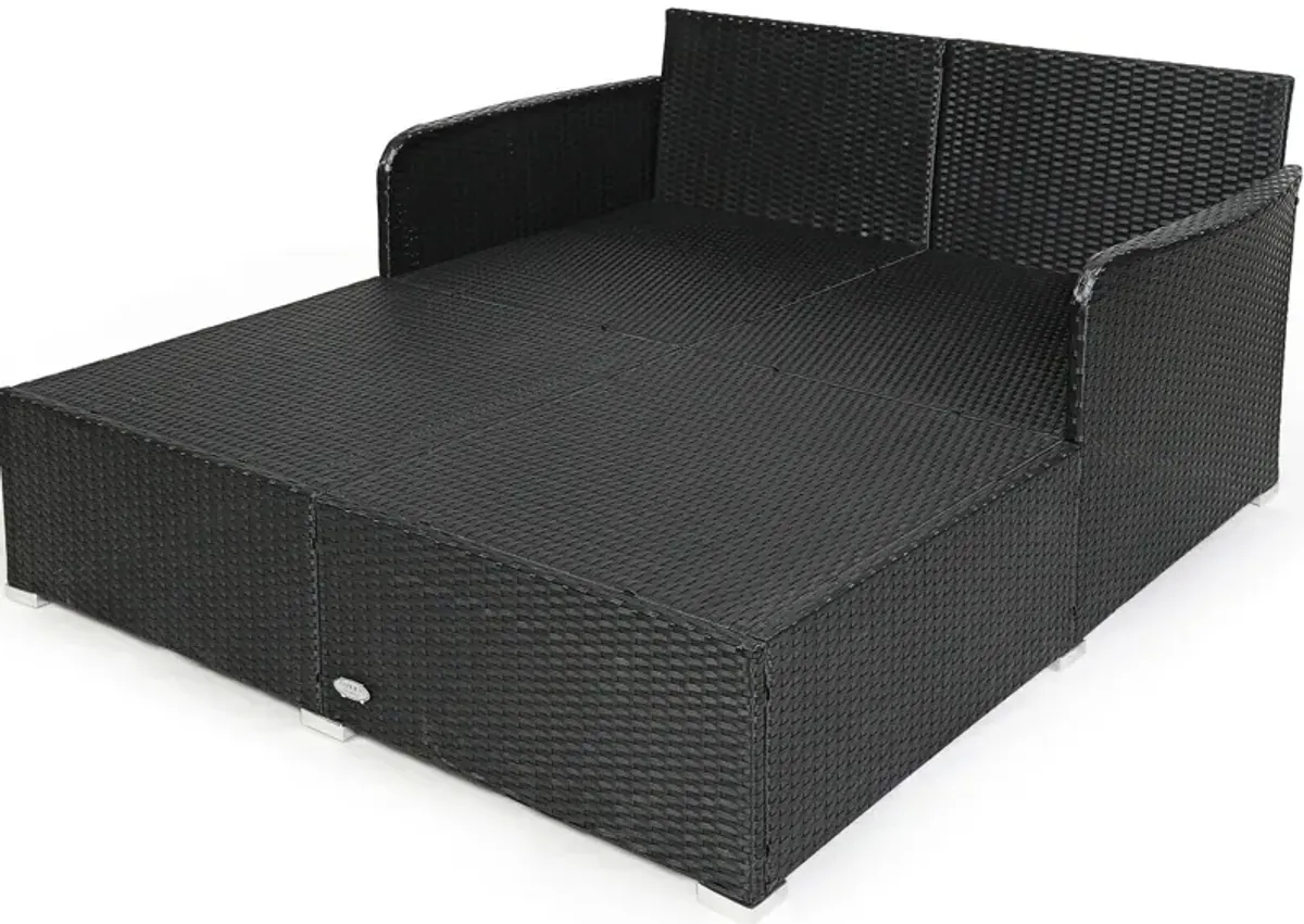 Spacious Outdoor Rattan Daybed with Upholstered Cushions and Pillows