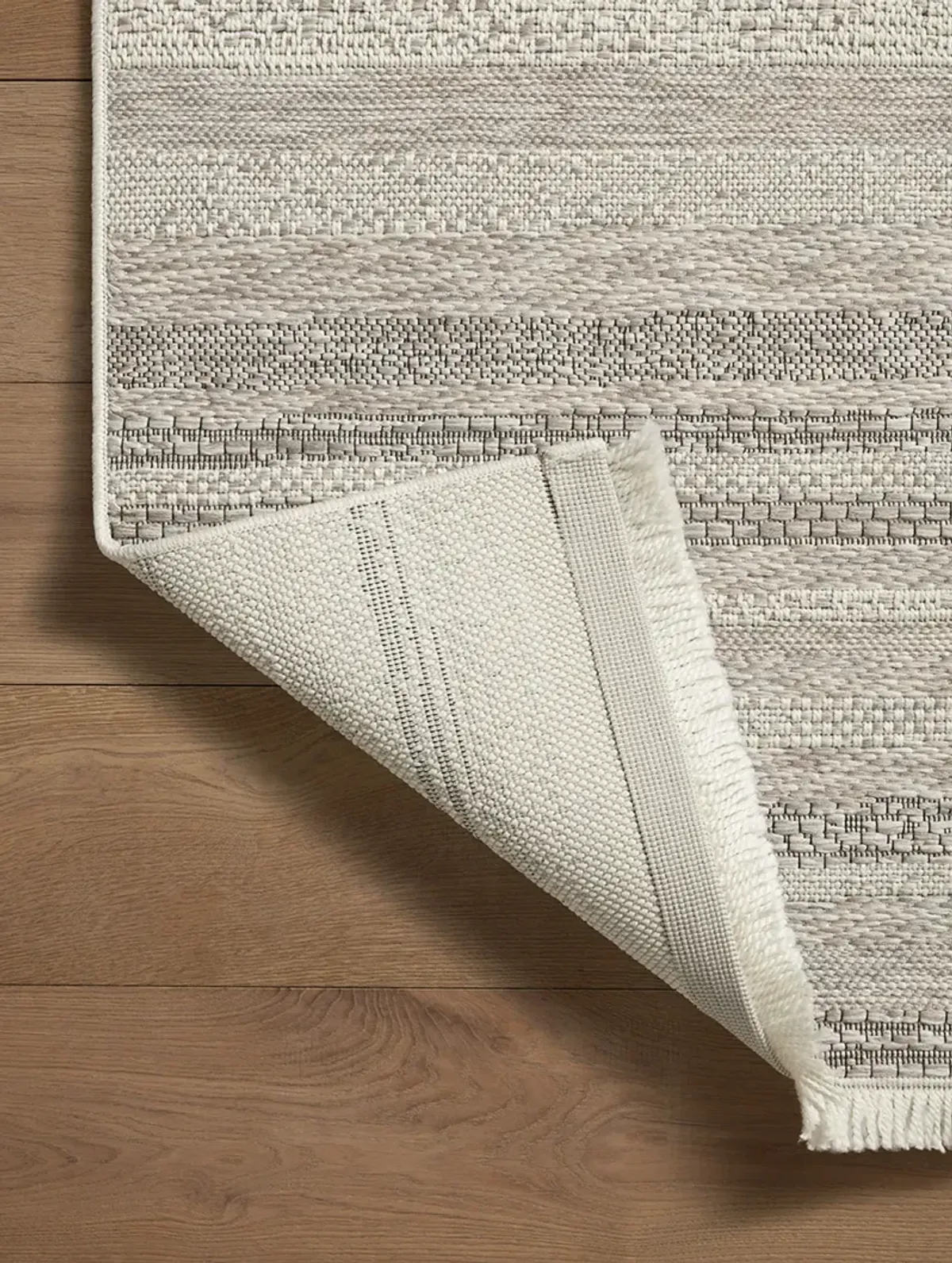 Malibu MAB-02 Ivory / Dove 2''3" x 3''9" Rug by Amber Lewis