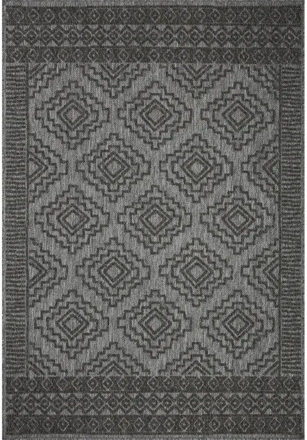 Rainier RAI06 2'2" x 3'9" Rug