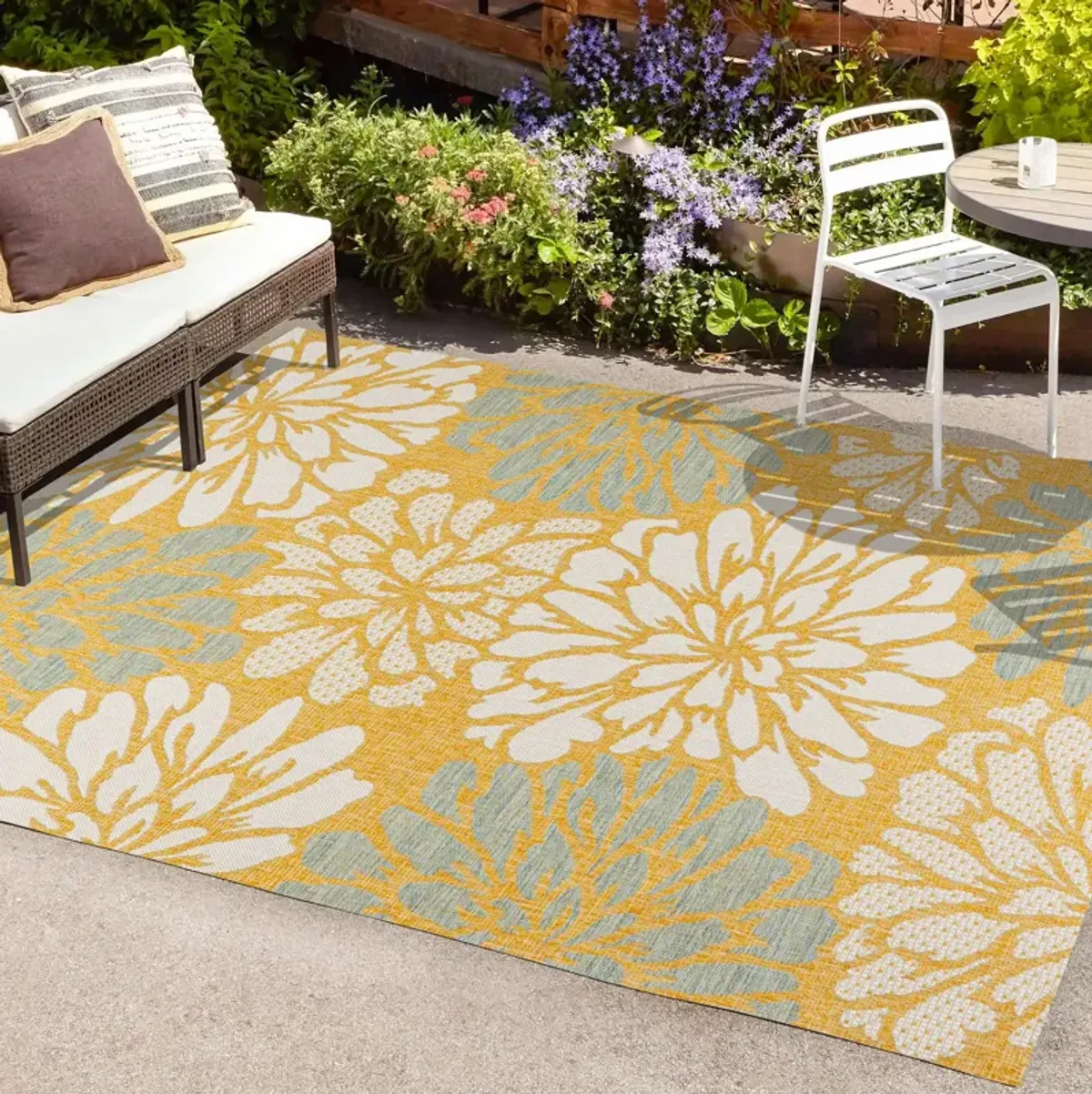 Zinnia Modern Floral Textured Weave Indoor/Outdoor Area Rug