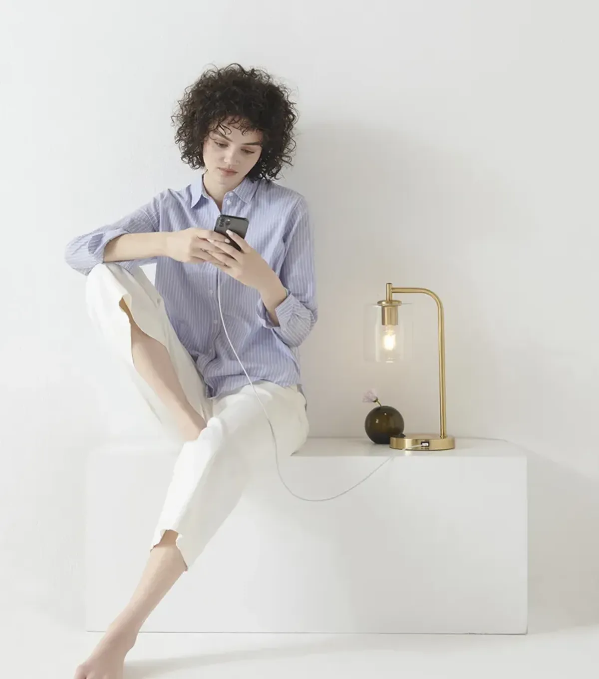 Elizabeth USB Table Lamp