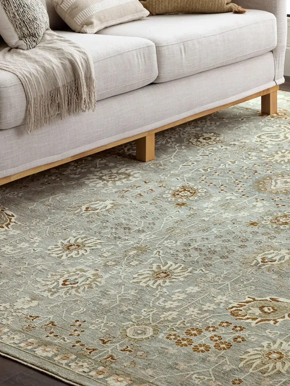 Divina Celestial Cream 6' 6" X 9' 6" Rug