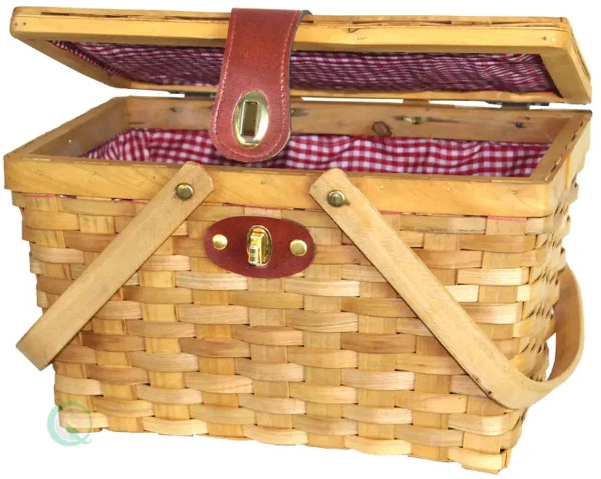 Picnic Basket with Red White Plaid Lining