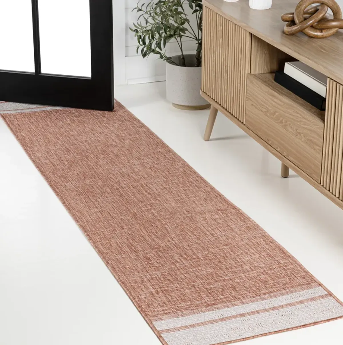 Alda Modern Minimalist Mingled Solid Indoor/Outdoor Area Rug