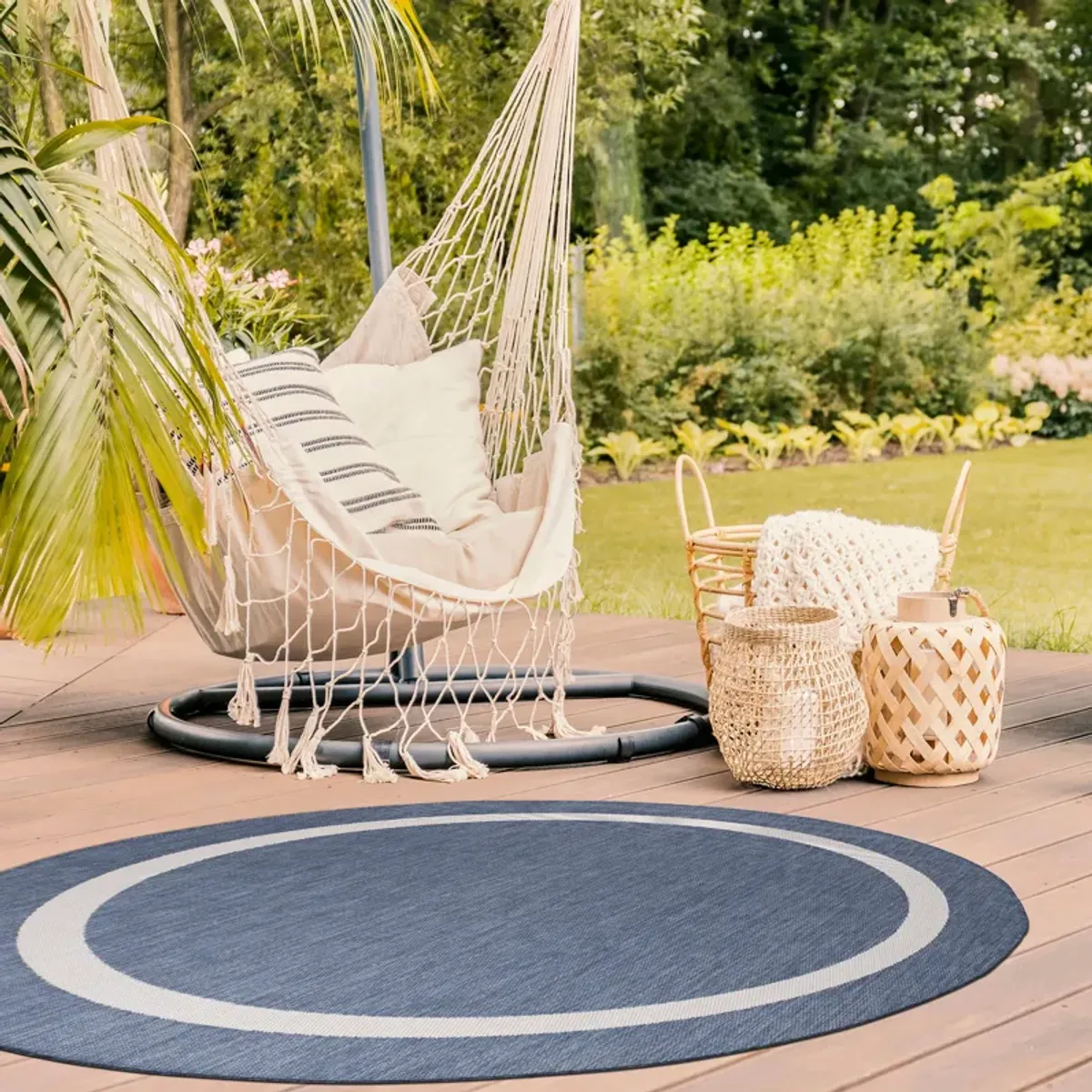 Waikiki Bordered Indoor/Outdoor Area Rug