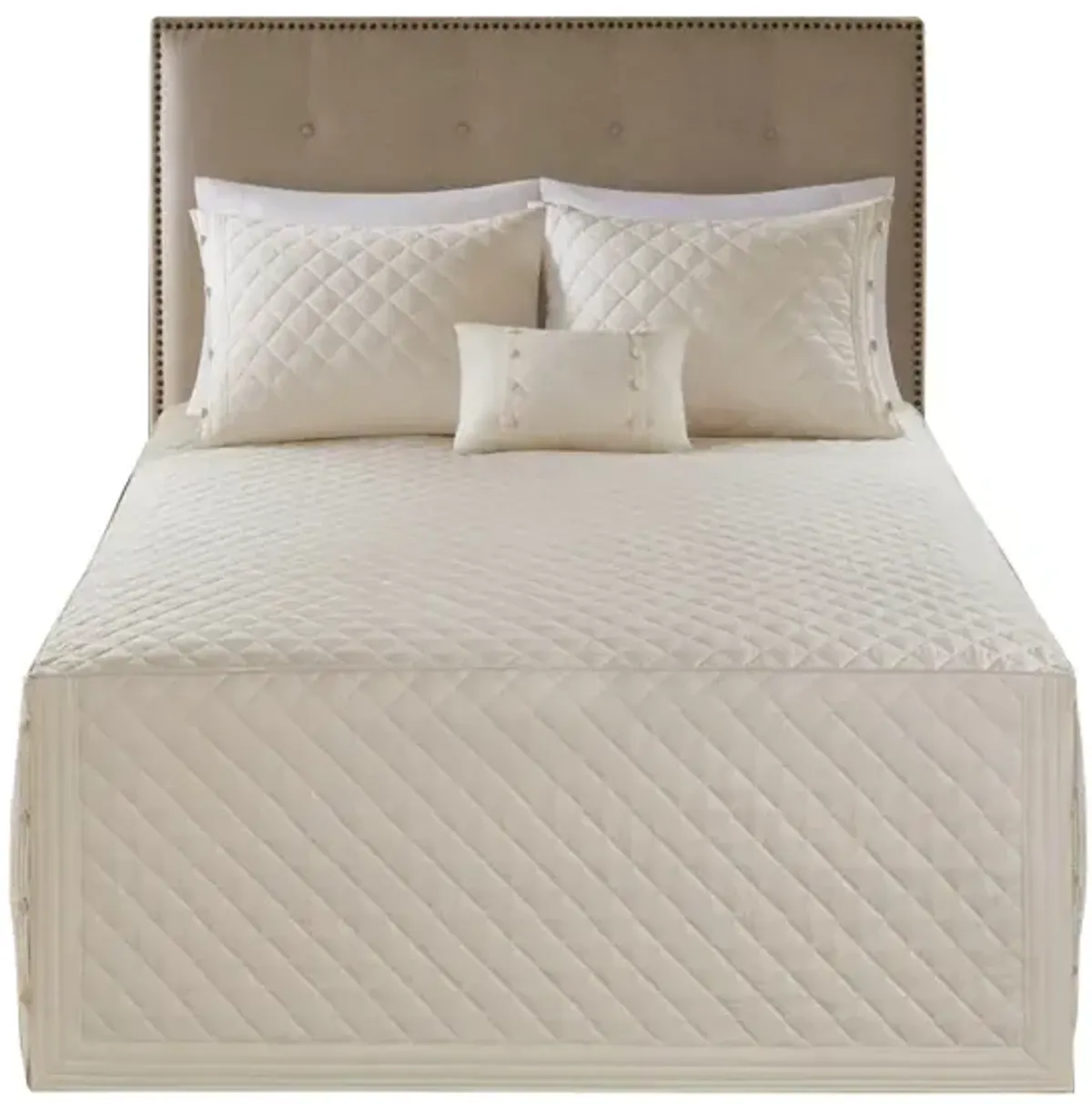 Gracie Mills Kristofer 4-Piece Reversible Tailored Bedspread Set