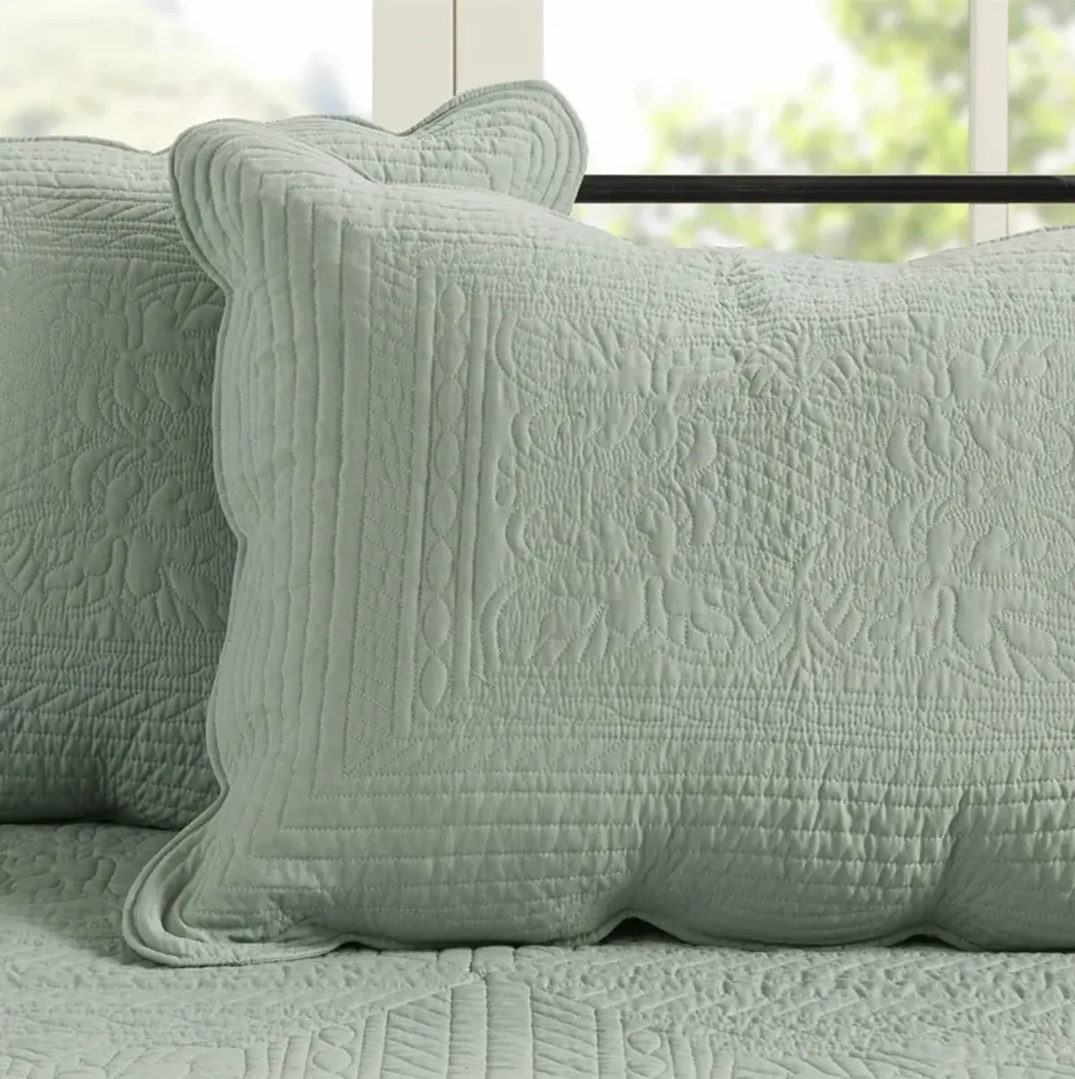Scalloped Edge 6-Piece Farmhouse Daybed Cover Set – Quilted Seafoam Bedding