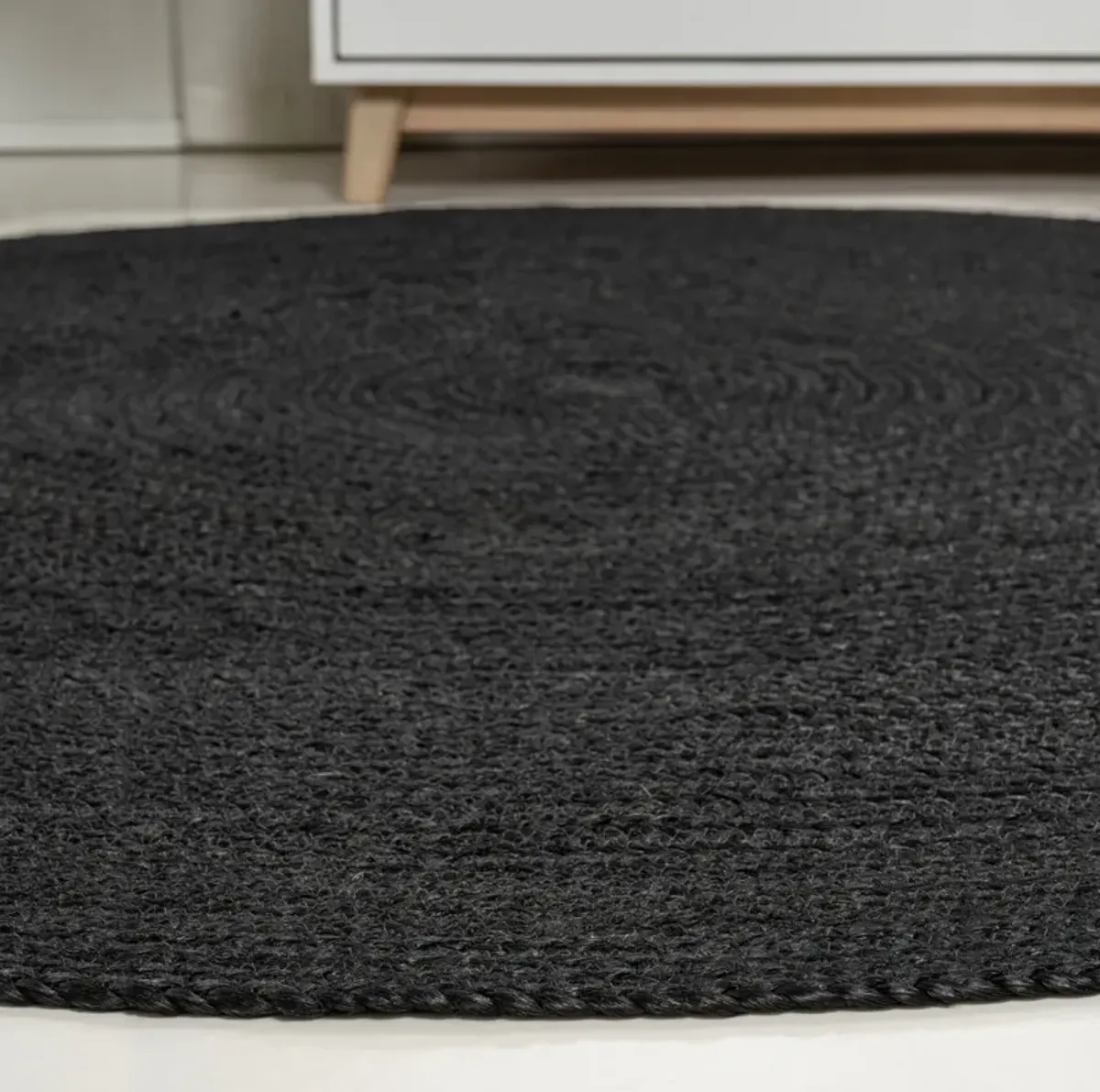 Zara Braided Coastal Cottage Round Jute. Round Area Rug