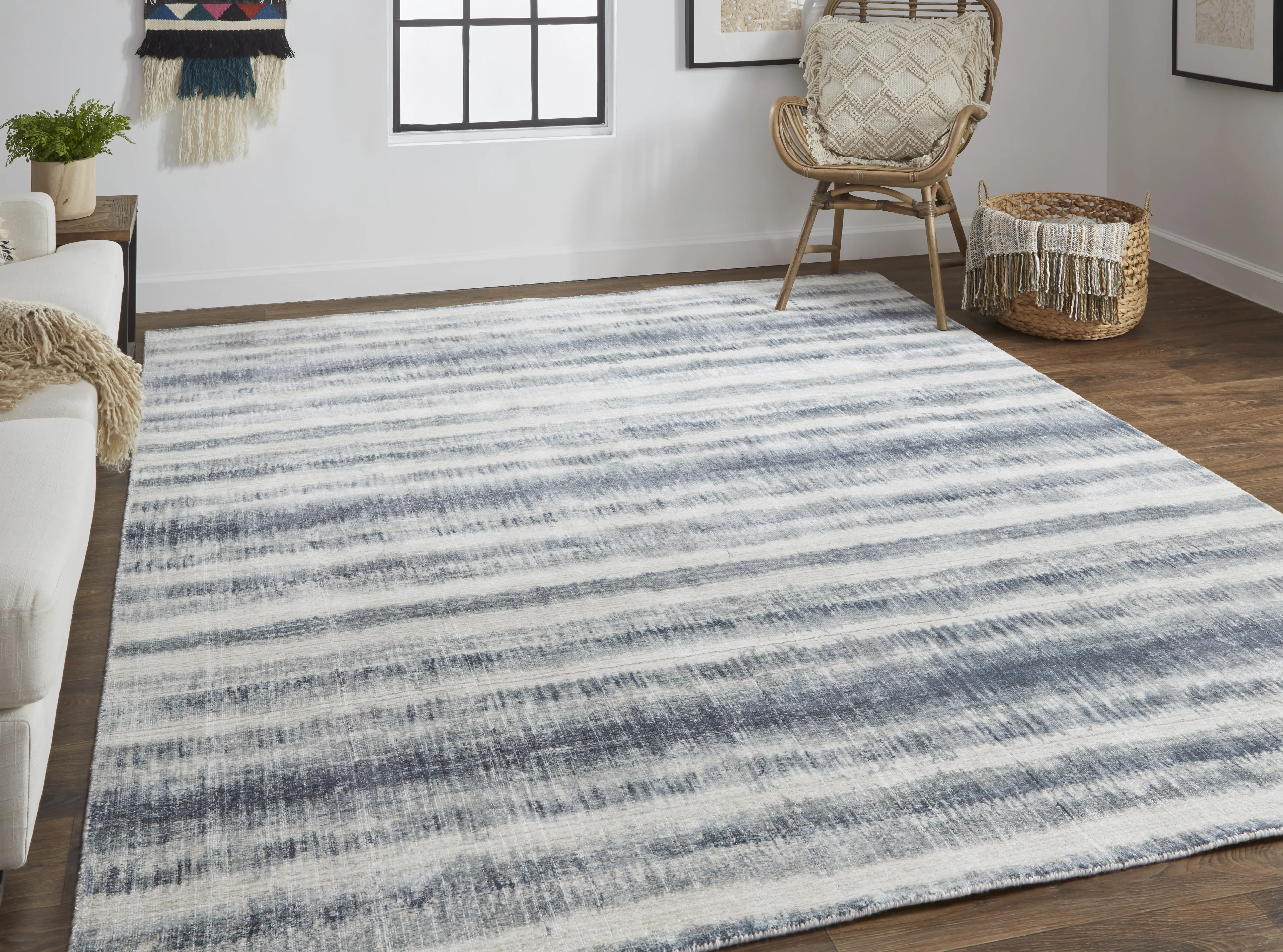 Mackay 8824F Ivory/Blue 8' x 10' Rug