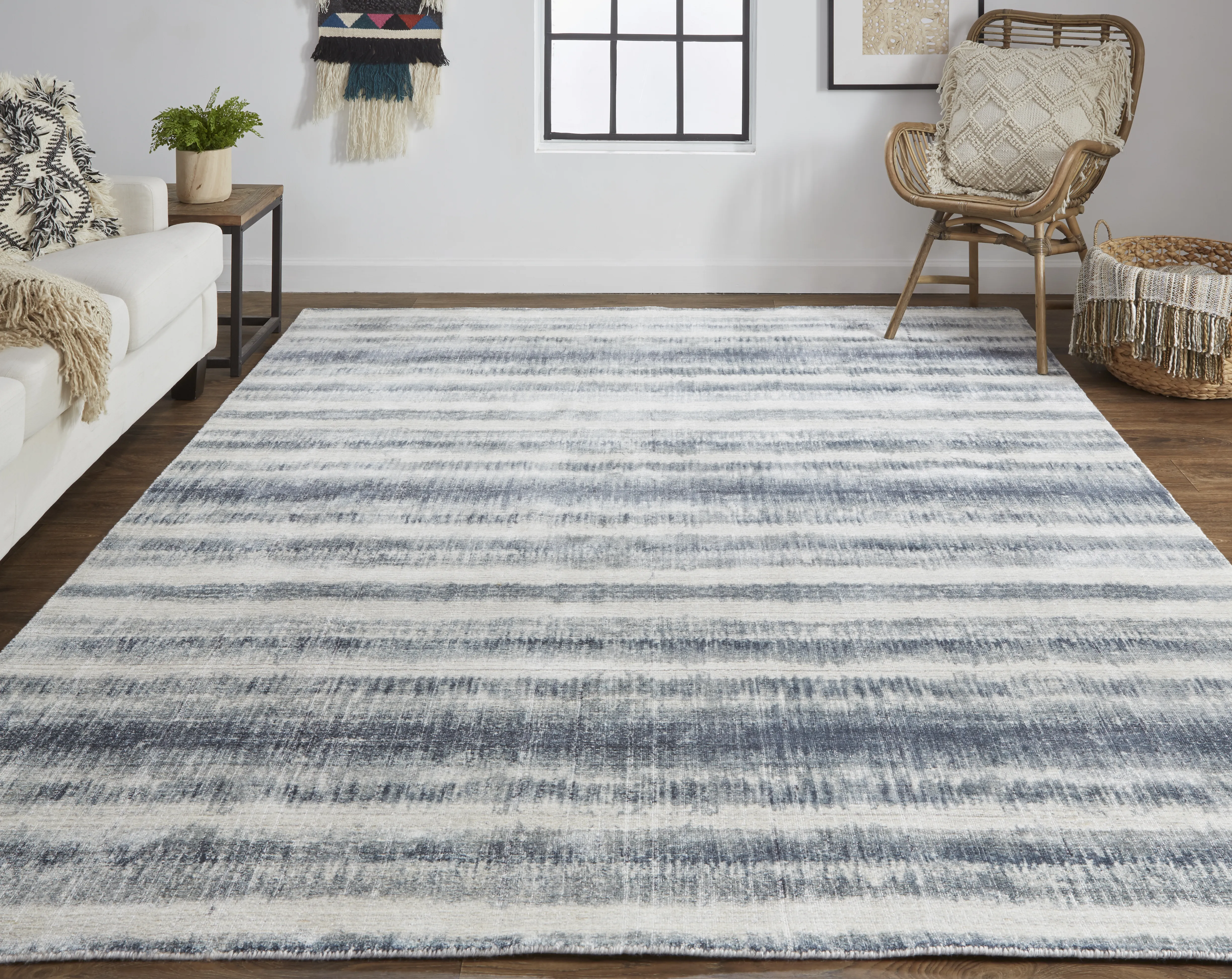 Mackay 8824F Ivory/Blue 8' x 10' Rug