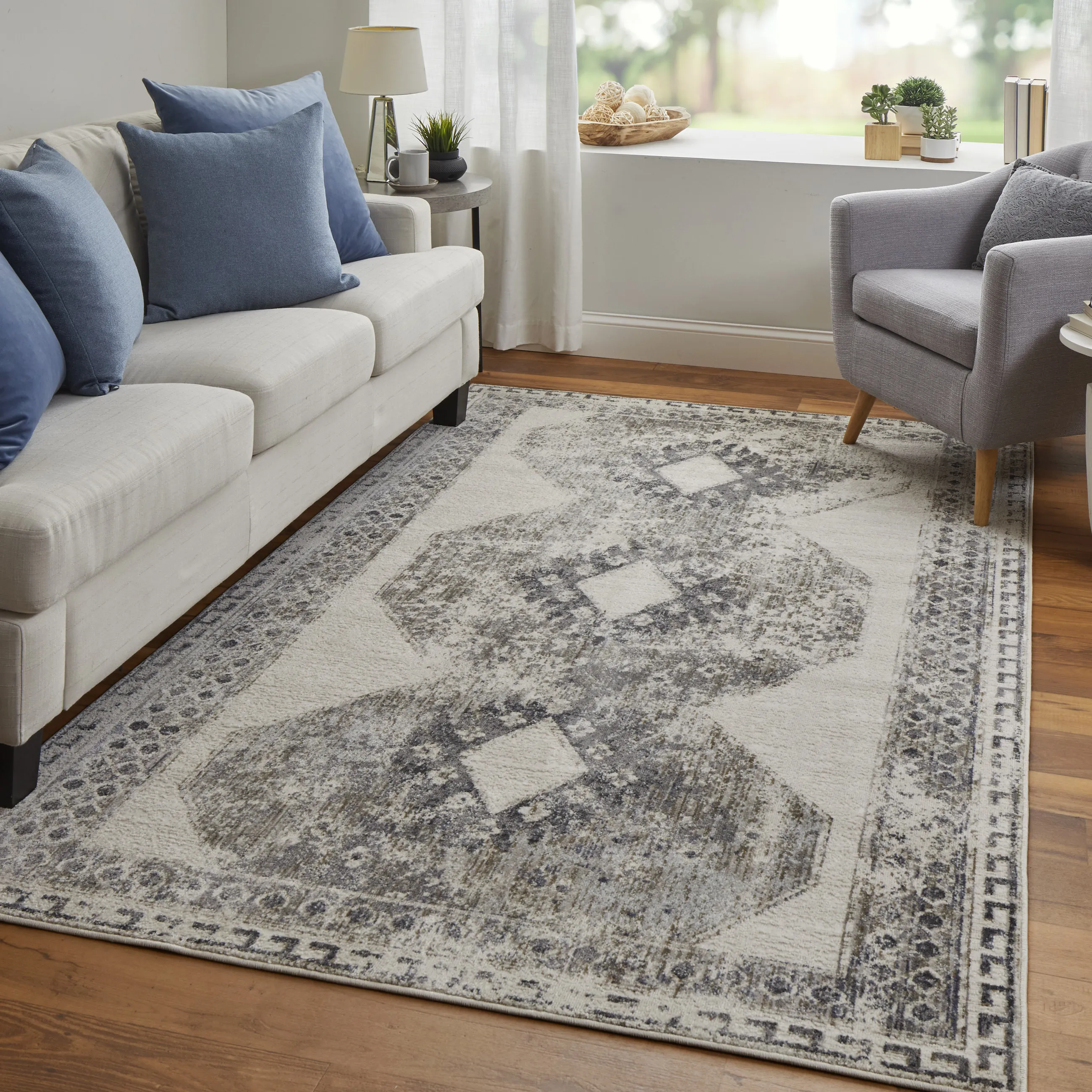 Kano 39LJF Ivory/Taupe/Gray 2'7" x 8' Rug