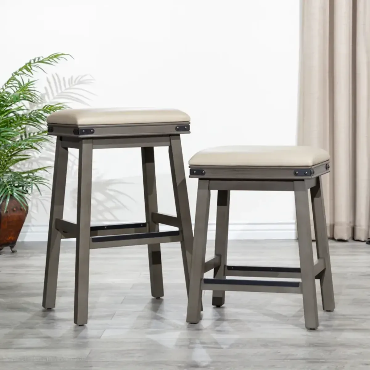 24" Counter Stool, Weathered Gray Finish, French Gray Leather Seat