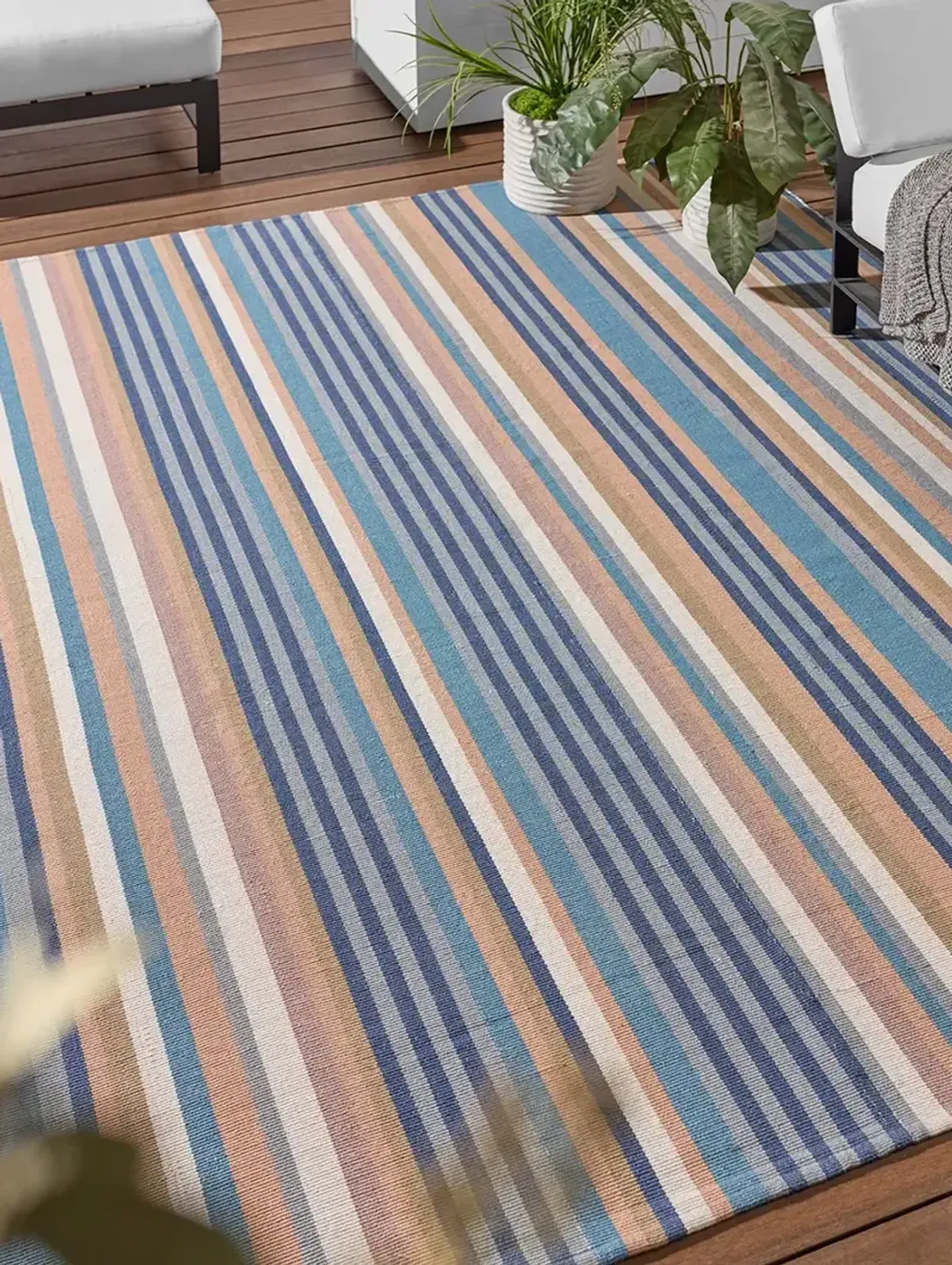 Mazarro Sergio Multicolor 4' x 6' Rug