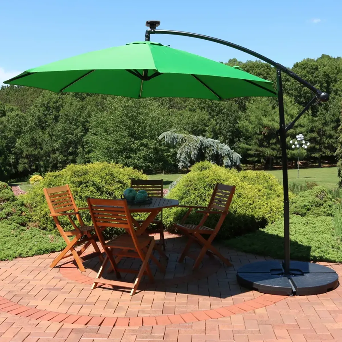 Sunnydaze 9.5 ft Solar Cantilever Offset Patio Umbrella