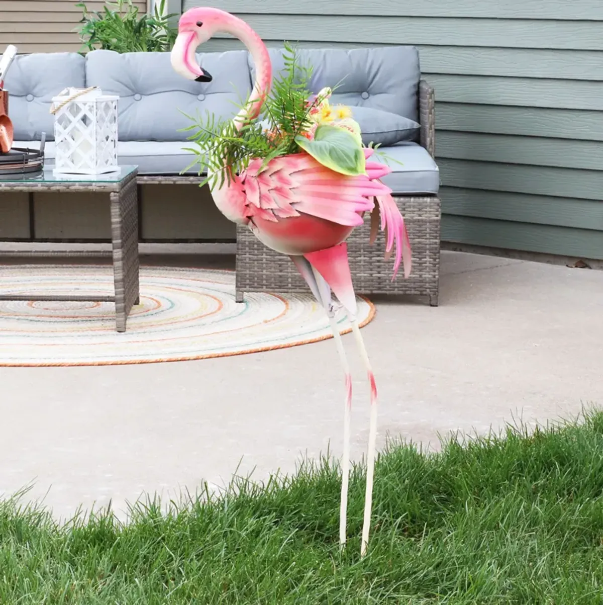 Sunnydaze Iron Sheet Pink Flamingo Outdoor Statue with Flowerpot