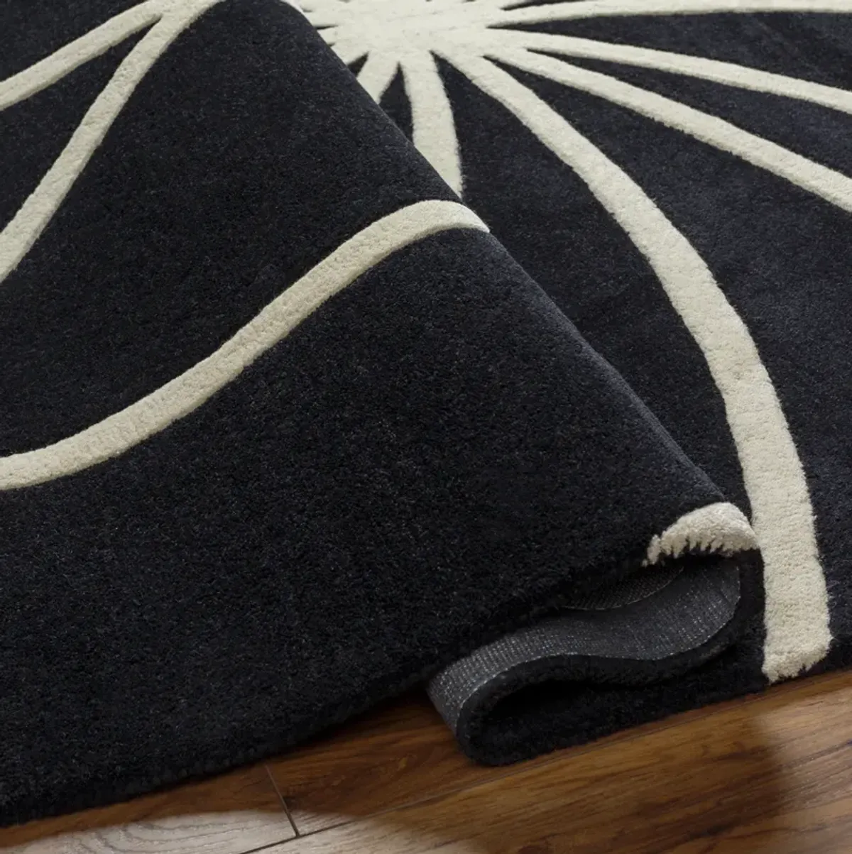 Forum FM-7072 4' Round Black Rug