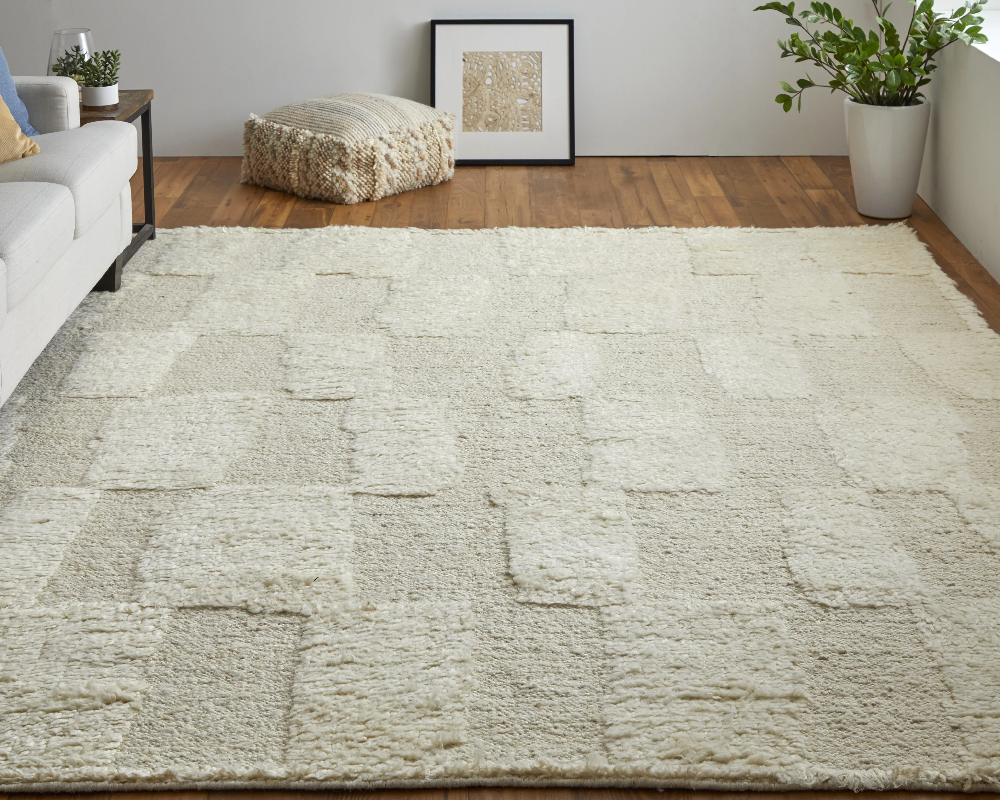 Ashby 8907F Ivory 2'6" x 10' Rug