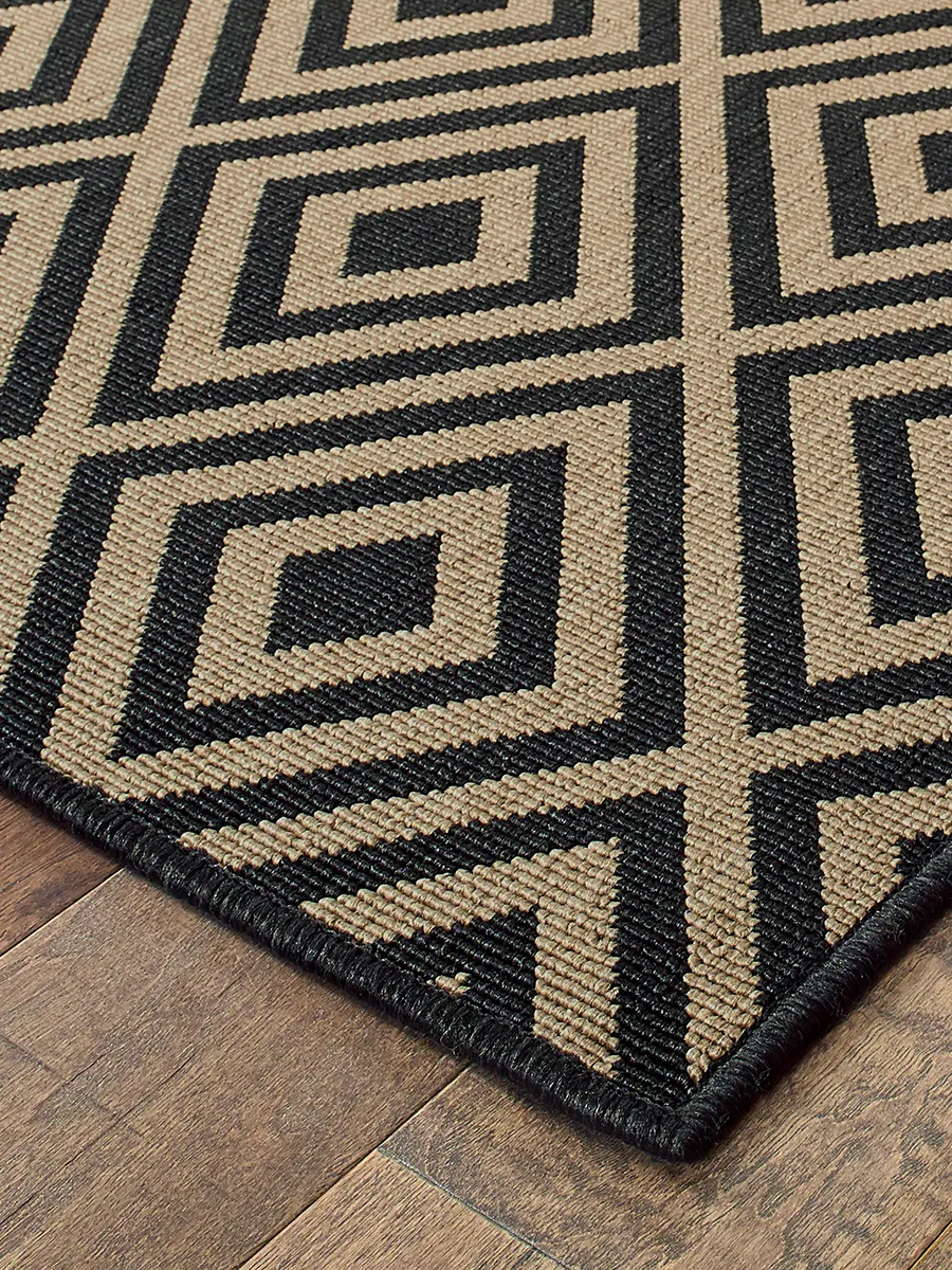 Marina 3'7" x 5'6" Black Rug