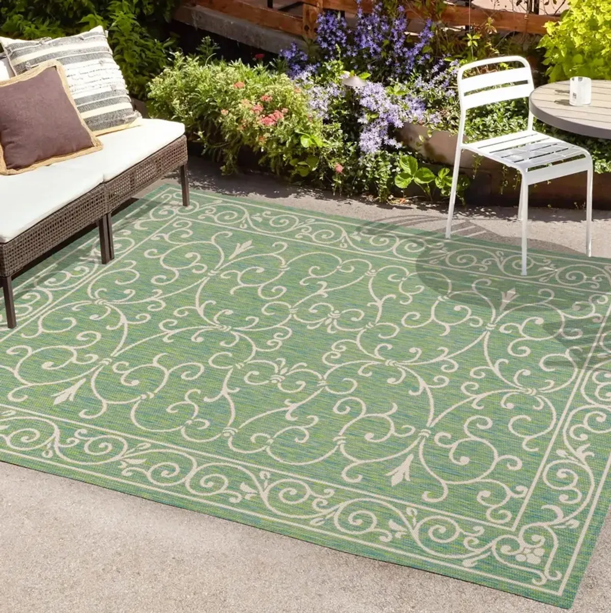 Charleston Vintage Filigree Textured Weave Indoor/Outdoor Area Rug