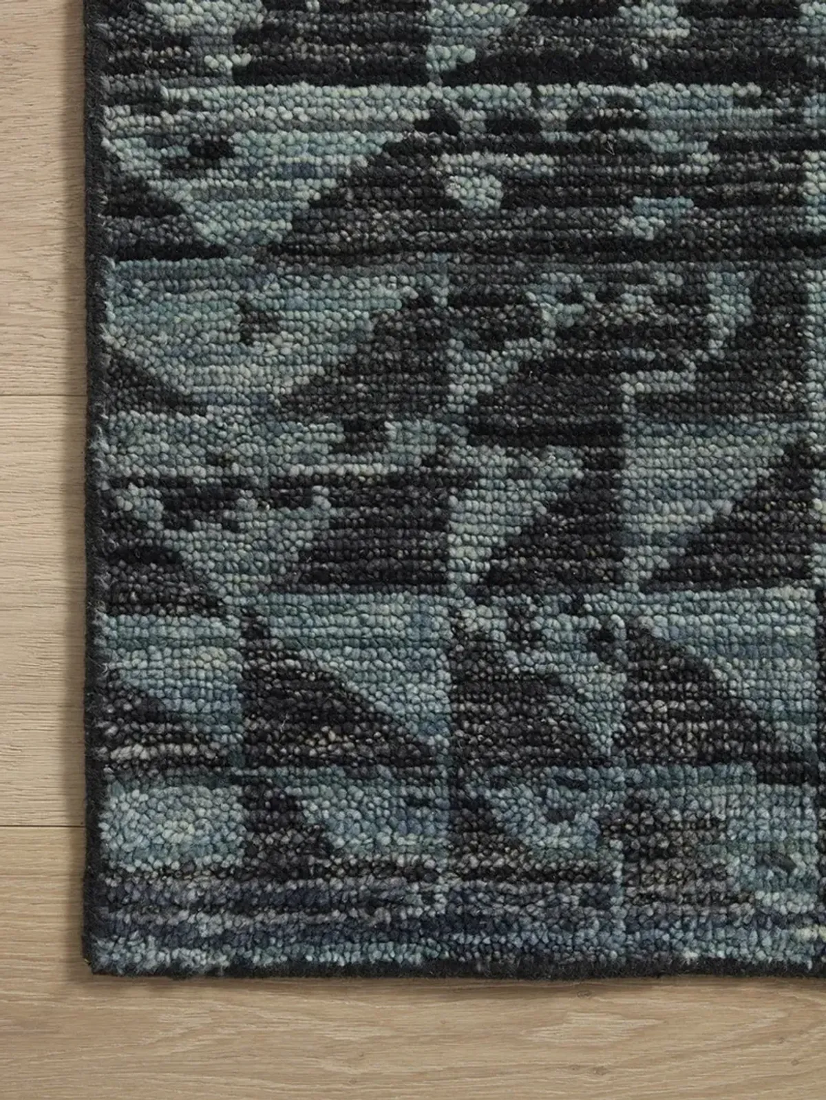 Daphne DAP05 2'" x 3'" Rug