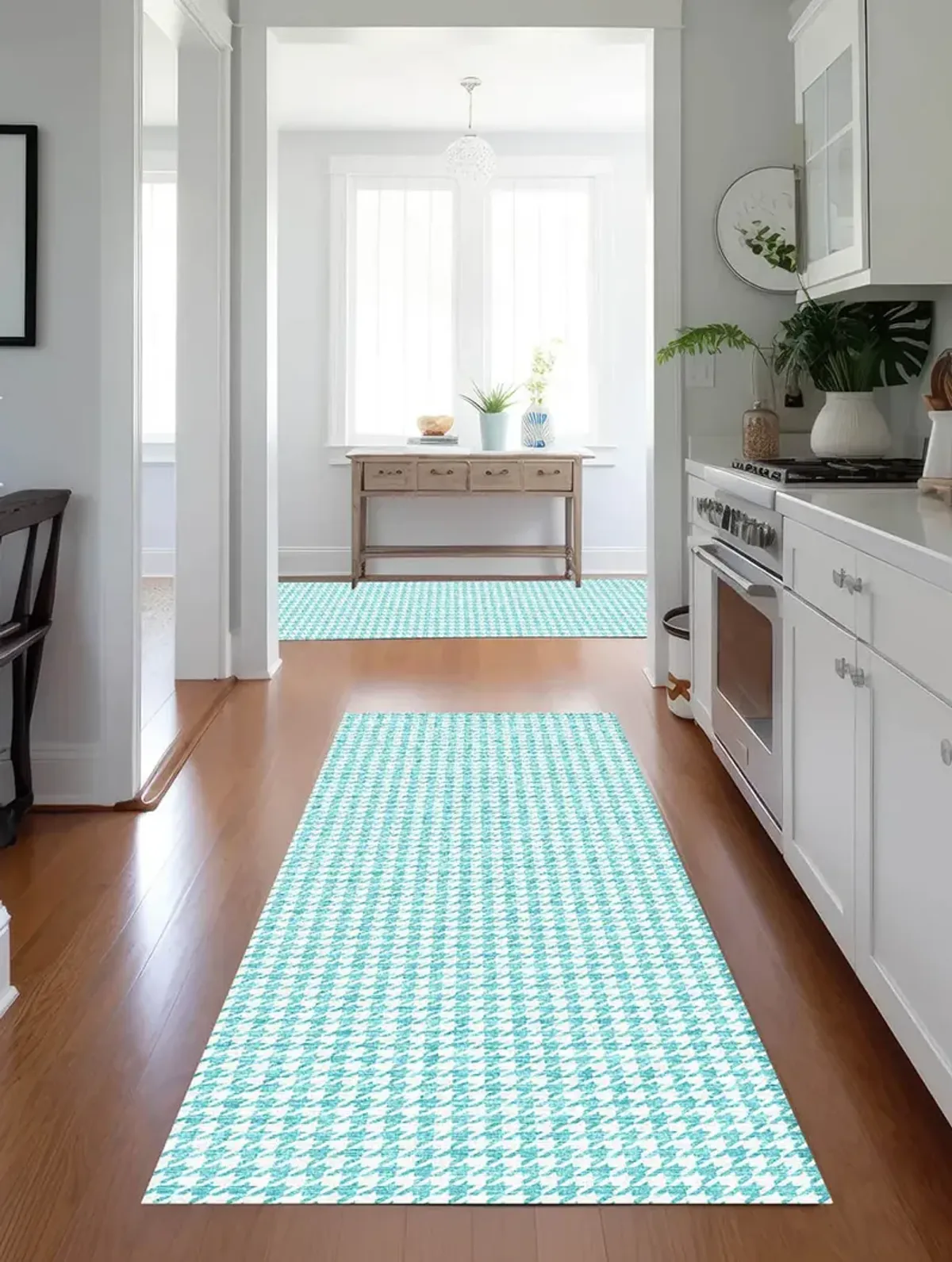 Hinton HN1 Aqua 2'3" x 7'6" Rug