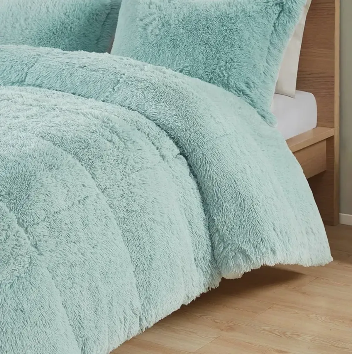 Twin/Twin XL Soft Sherpa Faux Fur 2 Piece Comforter Set in Light