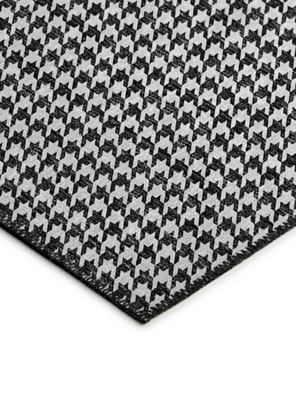 Hinton HN1 Black 8' x 10' Rug
