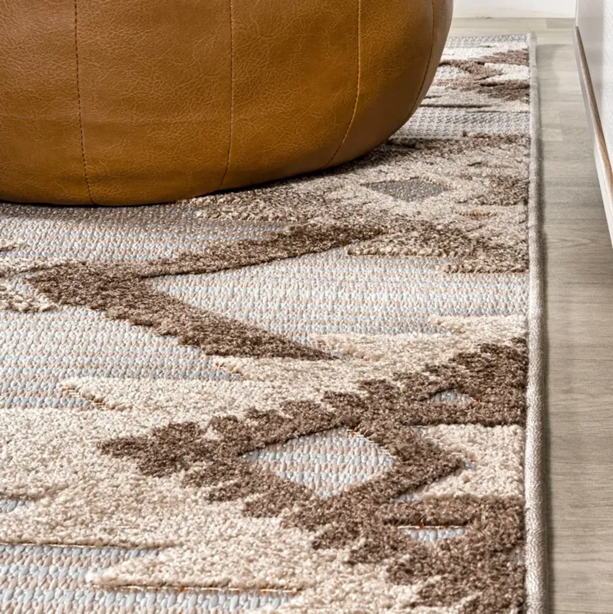 Sumak High-Low Pile Neutral Diamond Kilim Area Rug