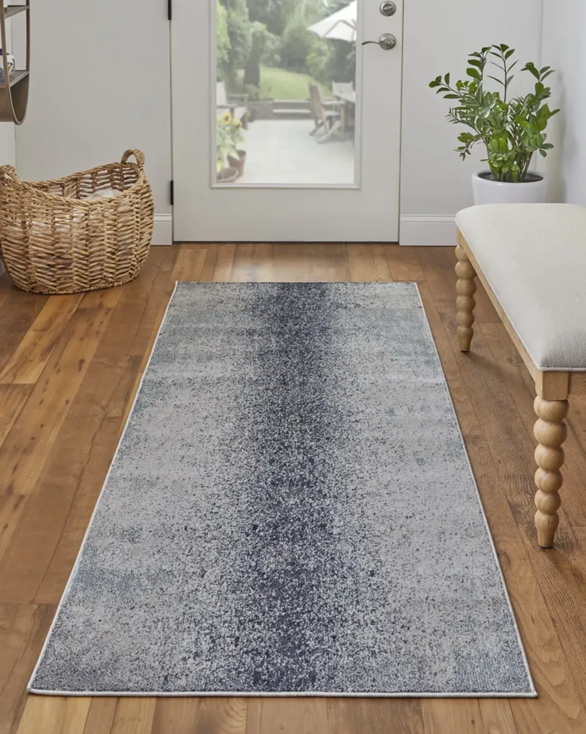 Astra 39L2F Ivory/Blue 2'10" x 7'10" Rug