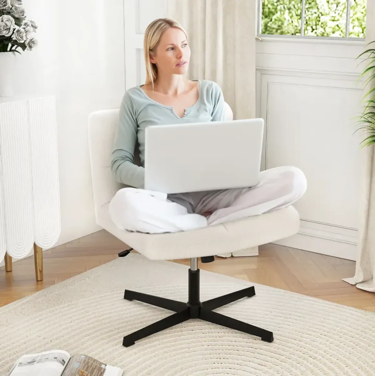 Adjustable Height Armless Office Chair with Cross-Legged Design and Imitation Lamb Fleece