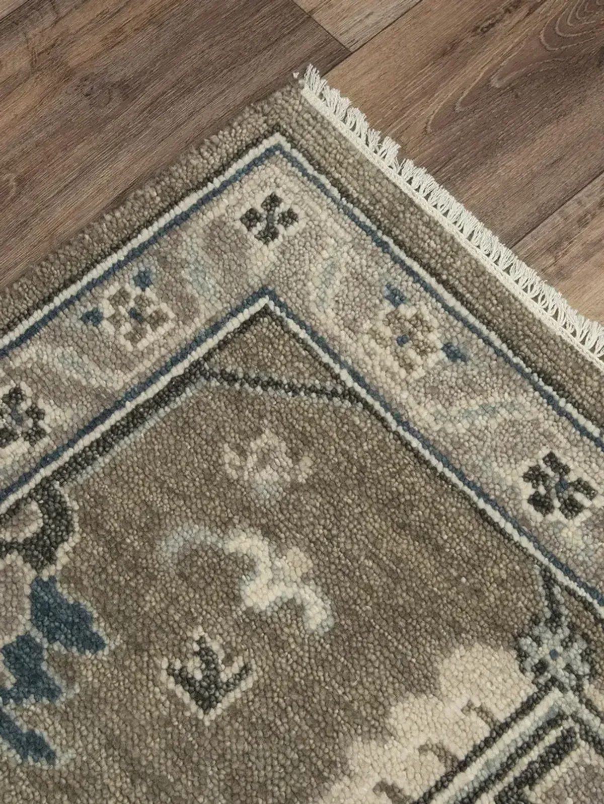 Ashton ATN919 8' x 10' Rug