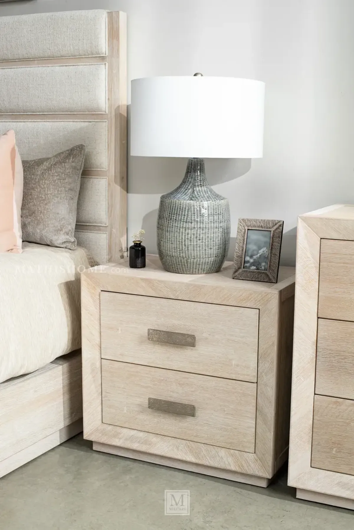 Avery 2-Drawer Nightstand