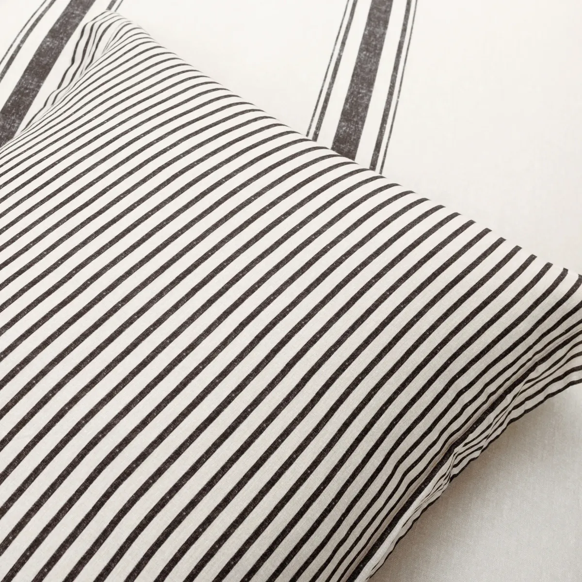 Farmhouse Stripe Reversible Oversized Cotton Duvet Cover  3Pc Set