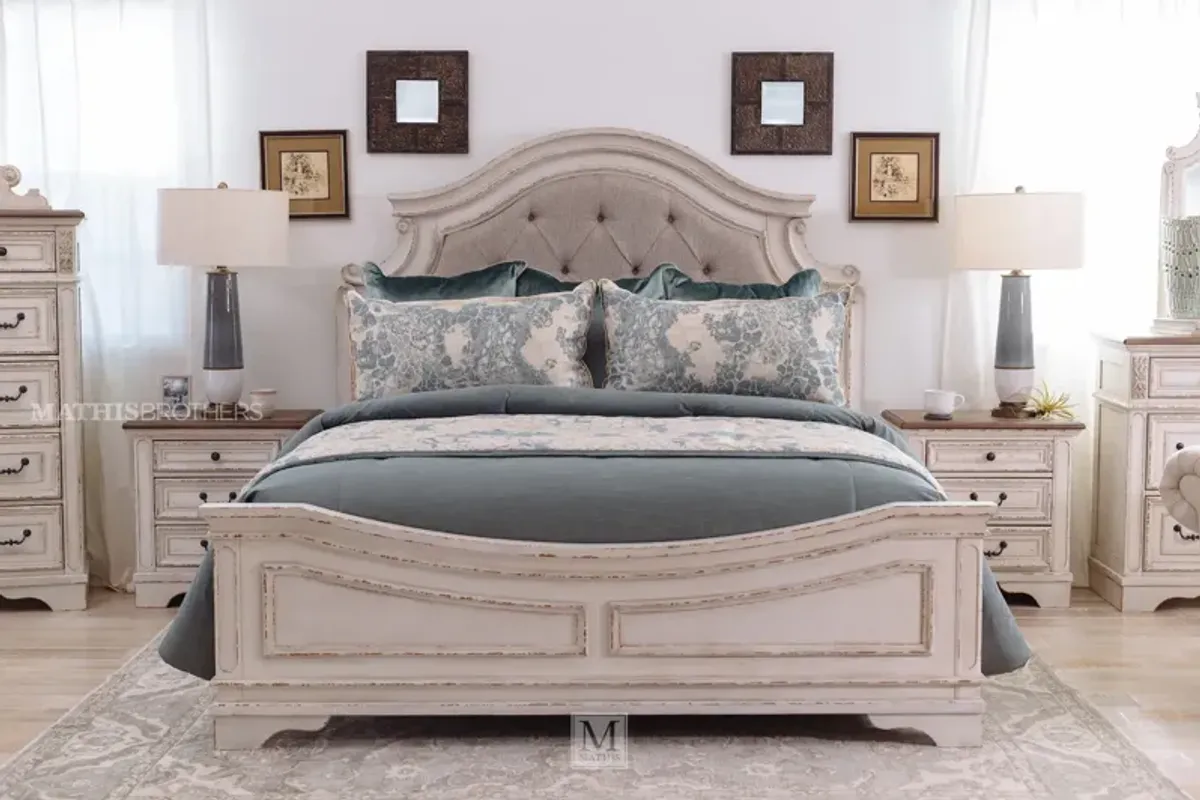 Realyn 5 Piece King Bedroom Set