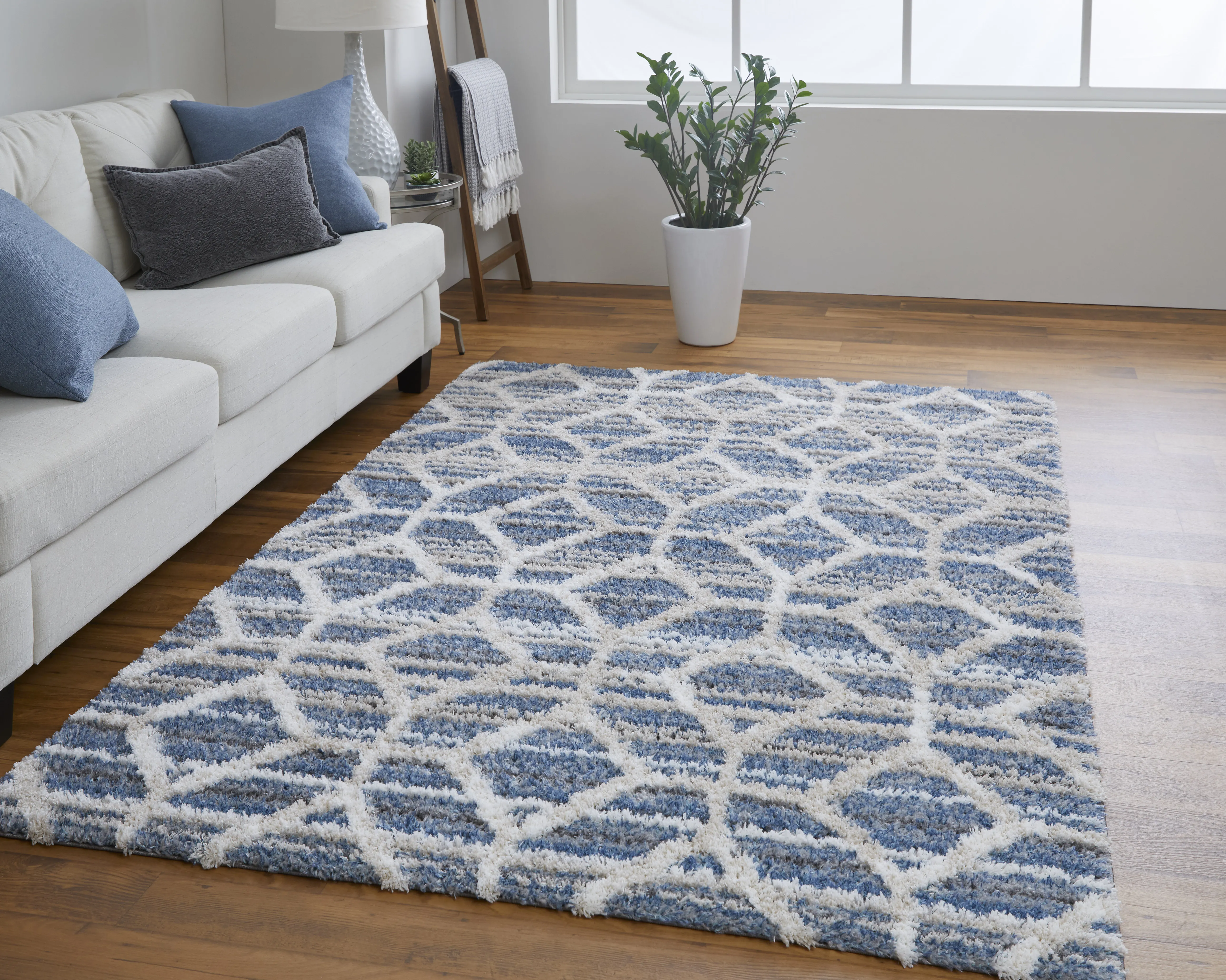 Mynka 39ICF Blue/Ivory 9' x 12' Rug